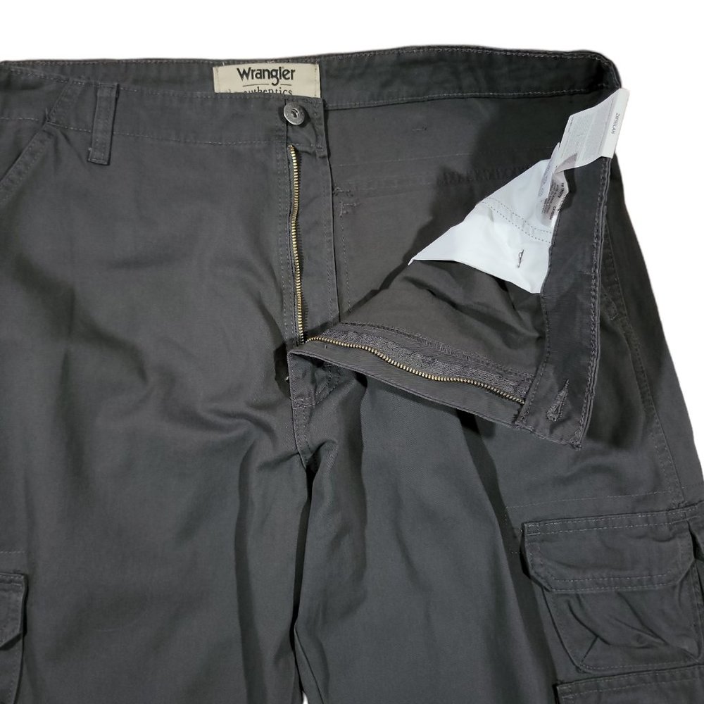 Wrangler Authentics Men's Premium Relaxed Fit Straight Leg Cargo Pant Sz 36X34 - Picture 3 of 11